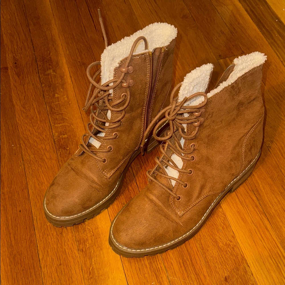 Universal Thread Tan Lace Up Boots